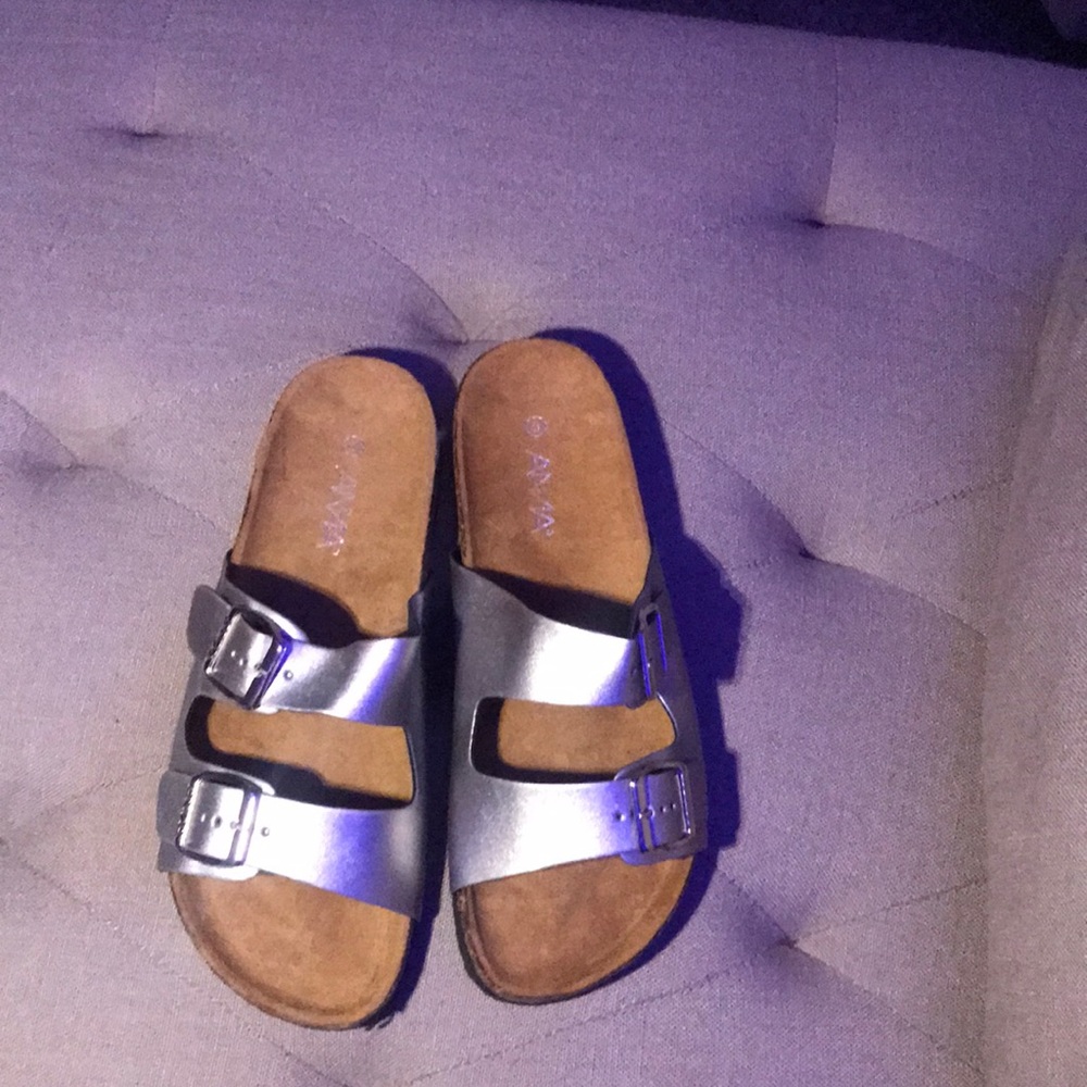 Sandals - Picture 2 of 3